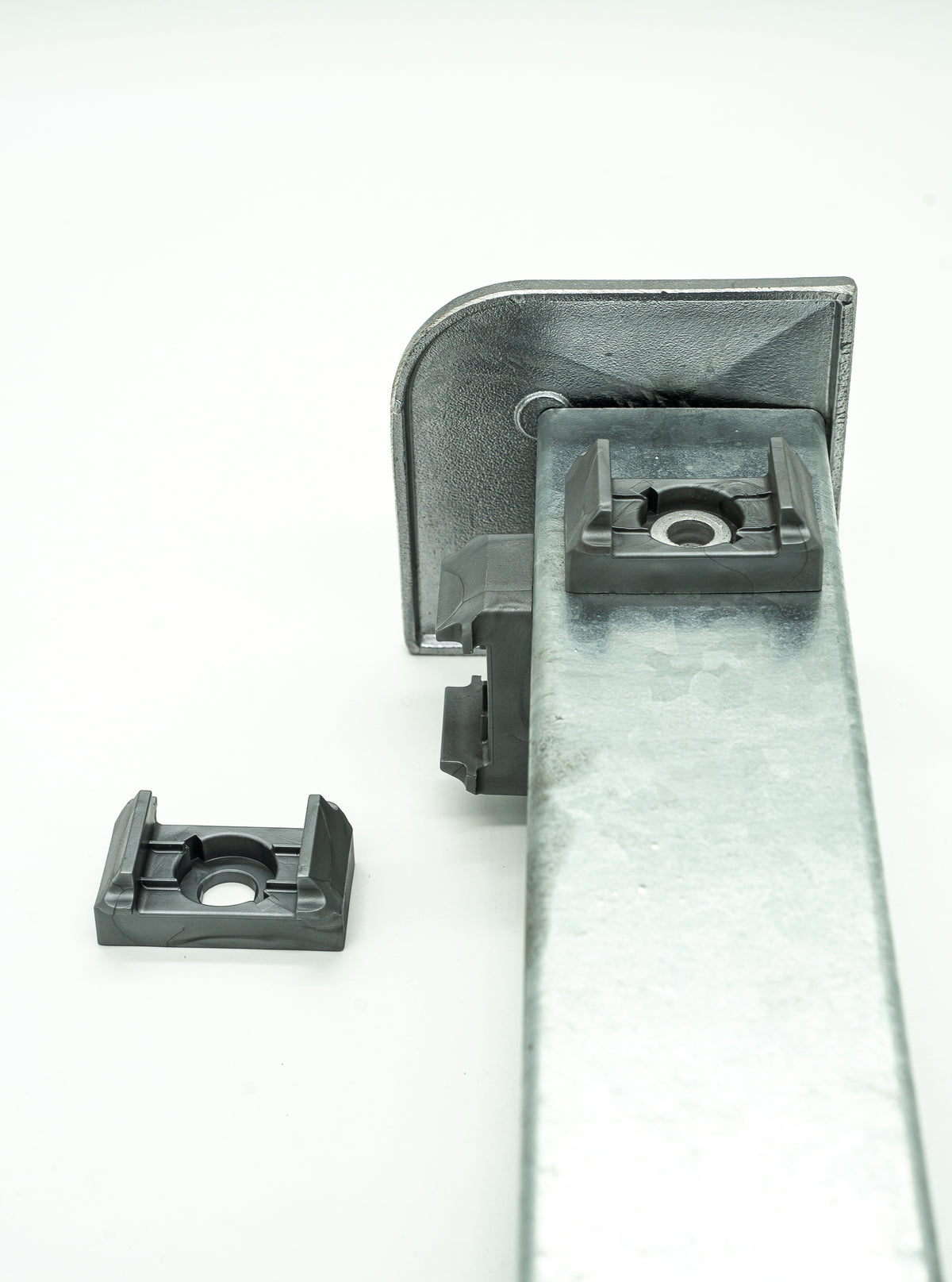 Distanzhalter F-Flansch; RAL 9006 zinkgrau